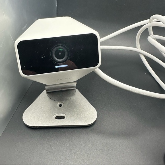 2 Xfinity Home Security Cameras – Indoor/Outdoor, Live Talk, Used - Picture 5 of 8